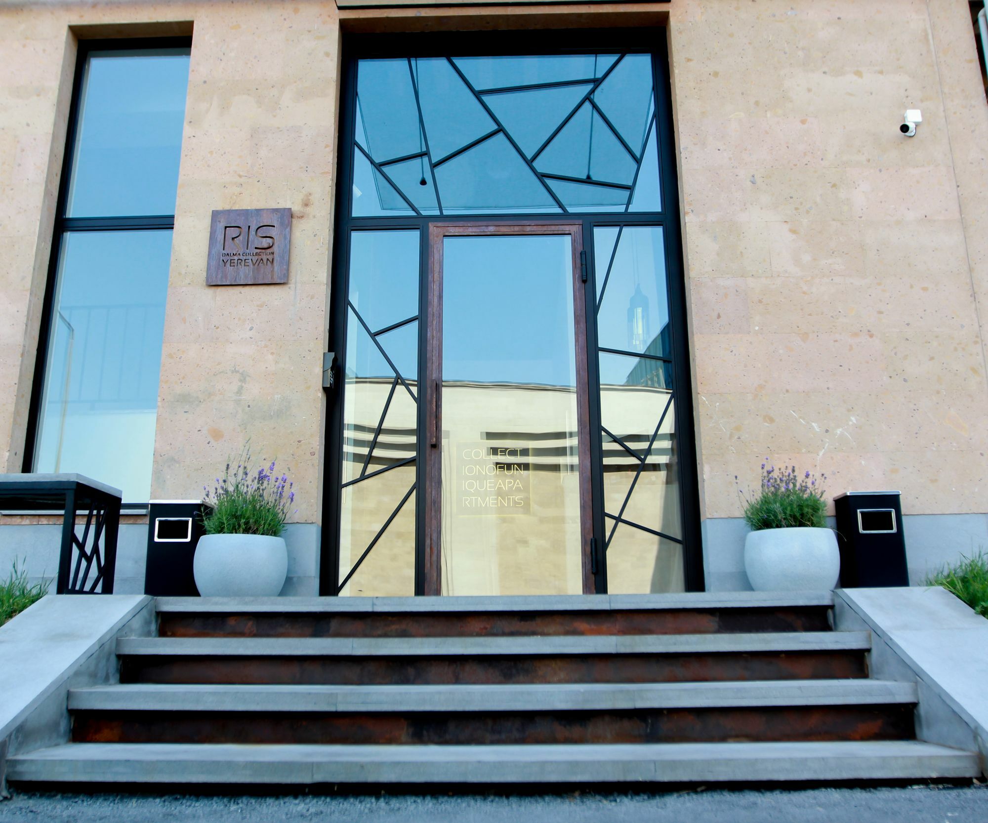 Ris Dalma Collection Yerevan Luaran gambar